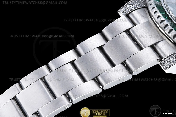 1206 Elegant Submariner 116610LV 904L Dia SS SS Grn Noob A 1080